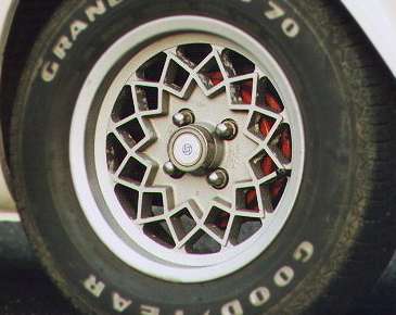 British Leyland Monza RW - Roue pour Triumph